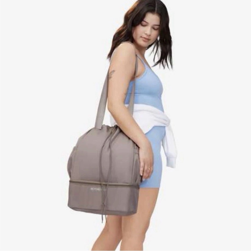 BEYOND YOGA convertible gym bag in BIRCH Color